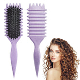 Brosse DiorSun pour cheveux bouclés en violet, définition et tenue de la coiffure.