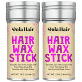 Dolahair bâton cire coiffante sur cheveux lisses avec brillance naturelle.
