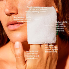 Doré Eau Rose Damascena apaise et hydrate la peau.