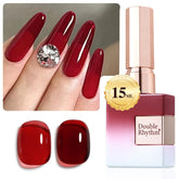 Vernis gel Double Rhythm bordeaux foncé sur bouteille, teinte élégante.