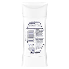 Application douce du Dove Advanced Care sur l’aisselle.
