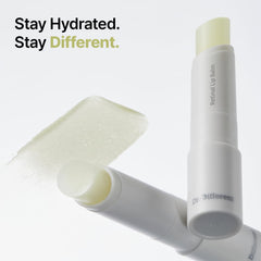 Dr.Different baume retinal, application sur les lèvres, douceur durable
