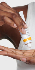 Emballage élégant de Dr. Hauschka Rose Day Cream Light.