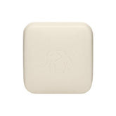 Drunk Elephant Pekee Bar nettoyant visage en action, texture crème pour une peau nettoyée en douceur