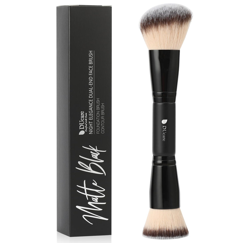 DUcare brosse double-face pour fond de teint et contour, application précise.