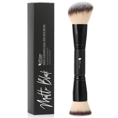 DUcare brosse double-face pour fond de teint et contour, application précise.