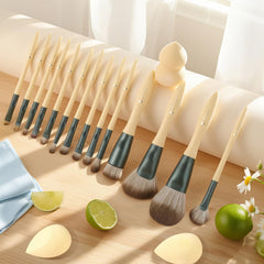 DUcare-eponges-maquillage-trois-pieces, application soyeuse et couverture homogène.