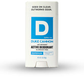 Duke Cannon Air Defense déodorant en bouteille offrant une protection longue durée.