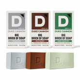 Pack varié Duke Cannon Frontier 30: trois pains de savon extra-larges pour usage quotidien.