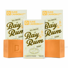 Bloc Duke Cannon, savon géant pour homme, utilisation longue durée.