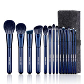 Ensemble professionnel EIGSHOW de 15 pinceaux, pour un maquillage précis et durable.