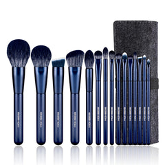 Ensemble professionnel EIGSHOW de 15 pinceaux, pour un maquillage précis et durable.