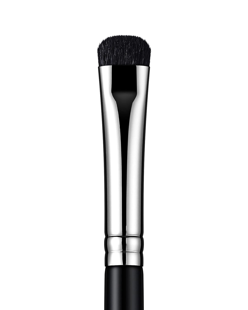 Pinceau EIGSHOW estompe yeux courbe précise pour smoky subtil.