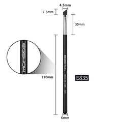 Pinceau Eyeliner EIGSHOW fin-tracé pour précision sur les coins.