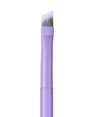Pinceau Eyeliner Fin Angulé EIGSHOW PRO pour des traits nets et précis.