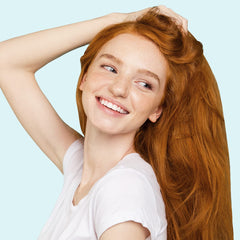 Cheveux brillants et lustrés après utilisation du primer Thank Me Later.