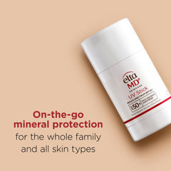 Format voyage TSA pratique pour emporter le EltaMD UV Stick.