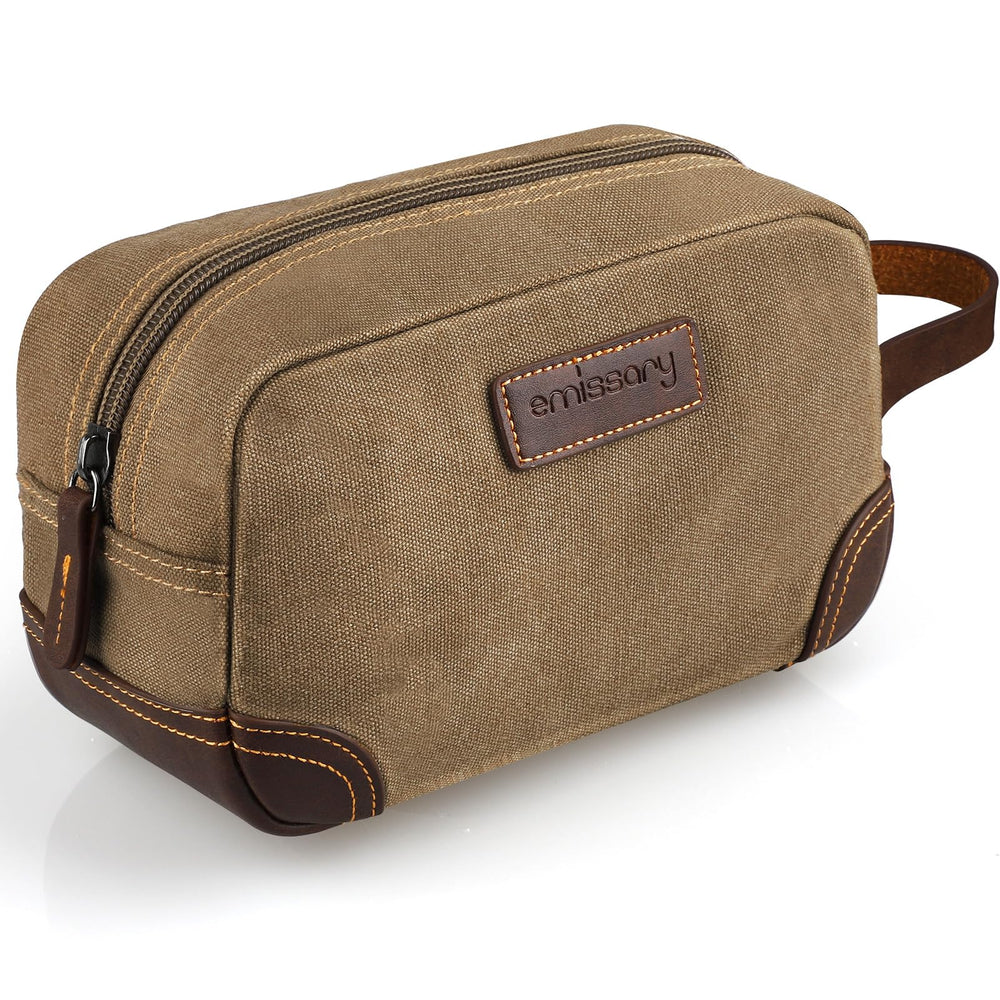 Trousse de toilette Emissary en cuir et toile marron, vue avant, pratique en voyage.