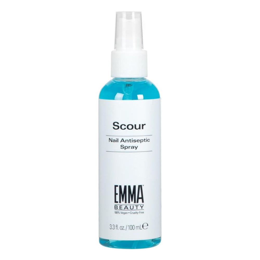 EMMA Beauty Scour prépare les ongles avant l’application du vernis.