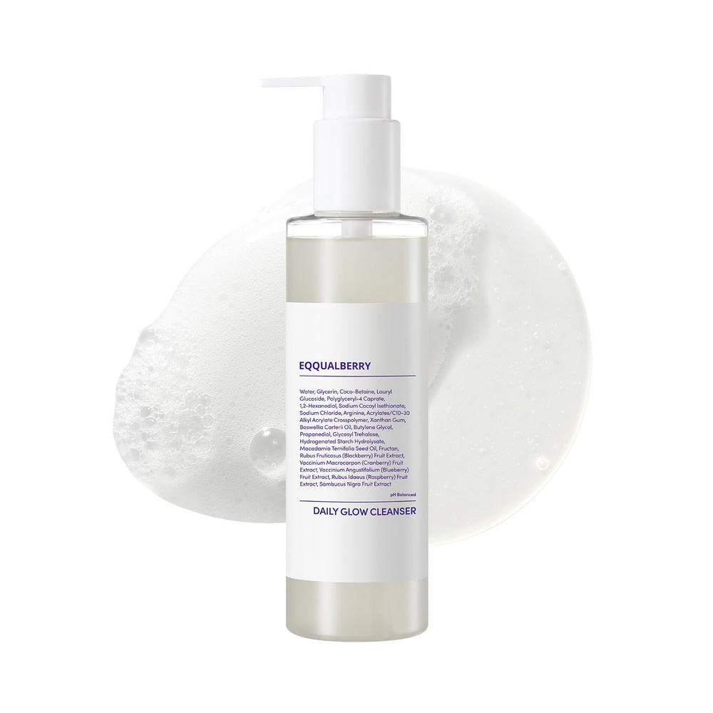 EQQUALBERRY Daily Glow Gel Cleanser dans sa bouteille, nettoyage quotidien doux pour peau saine.