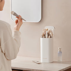 Esdallina boîte pinceaux avec couvercle blanc offrant protection anti-poussière.
