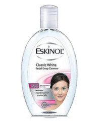 Eskinol Naturals Nettoyant Visage Classic Clear, bouteille 225 ml favorise une peau propre.