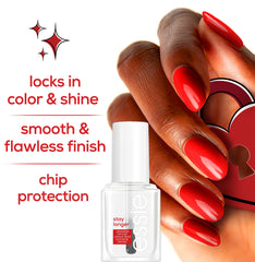 Application fluide du Stay Longer sur l'ongle avec tenue renforcée.