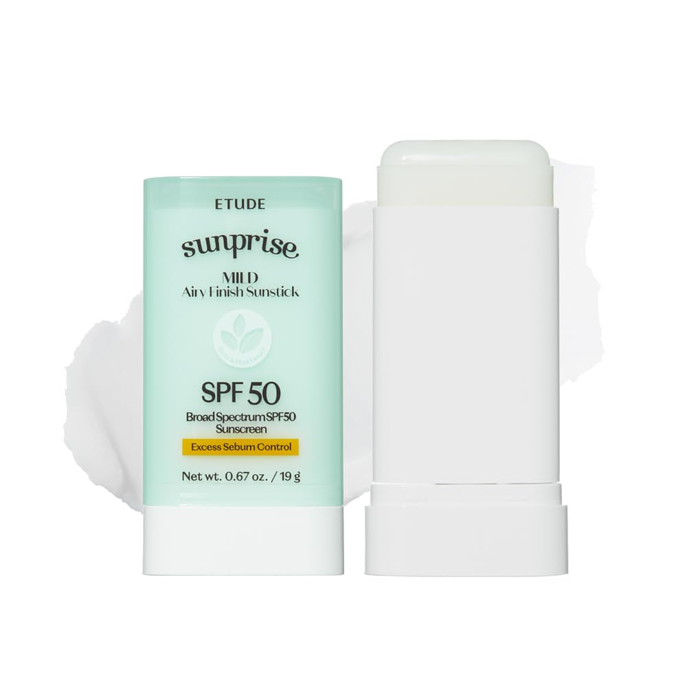 ETUDE Sunprise Sunstick SPF50+ PA++++ provides a powdery, matte finish for outdoors