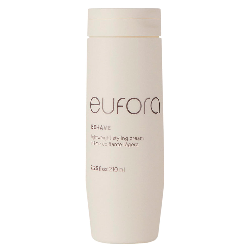 Eufora Behaive crème légère, prête dans la bouteille, pour un style doux et maîtrisé.