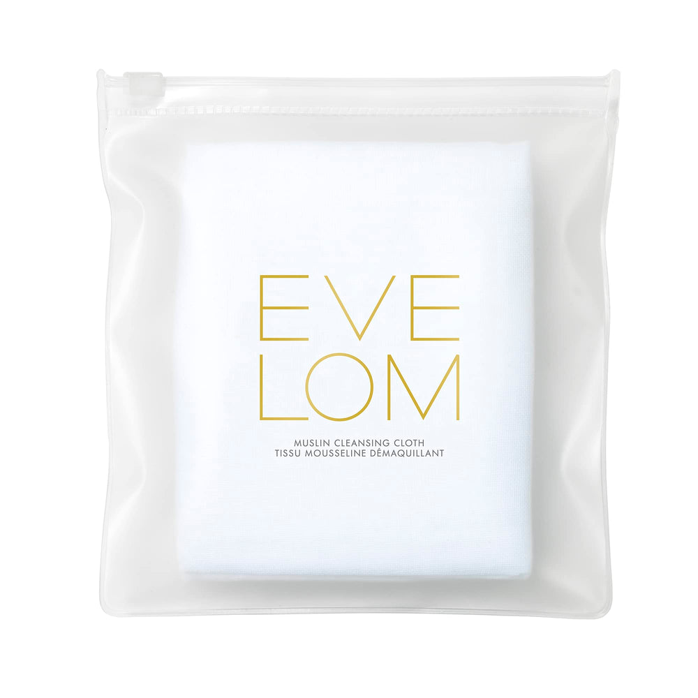 EVE LOM lingette muslin pour exfoliation douce du visage, prête pour les soins.