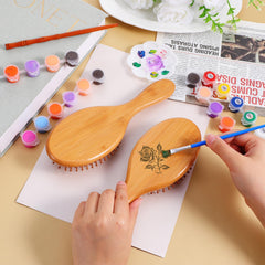 Exclaith brosse-cheveux-bambou-poignee-ergonomique : prise en main confortable.