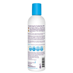 Application mains du Tangle Tamer, produit qui nourrit légèrement les cheveux