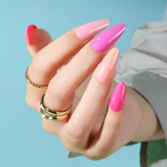 Ongles FANDAMEI naturels forme amande moyenne avec finition brillante.