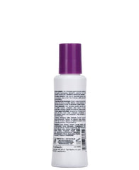 Illustration produit : application sur cheveux gris ou blonds très clairs avec pigments violets.