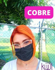 Application crème Kuul Color Cream pour une couverture homogène.