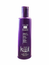 Shampooing Kuul Matizant de Fantasy Nails, flacon violet, ravive les nuances violettes.