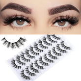 Cils FARRED, effet oeil-de-chat 8D, volume doux pour un regard profond.