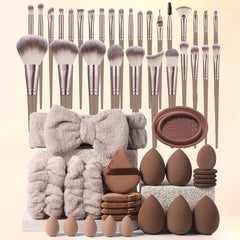 Feijie ensemble-outils-maquillage-54pcs, kit polyvalent pour un maquillage précis tout au long de la journée.