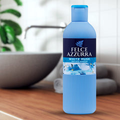 Felce Azzurra White Musk, mousse douche veloutée qui enveloppe la peau.