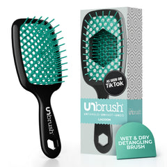 FHI Heat UNbrush dans la couleur Lagoon, démontrant le démêlage sans douleur