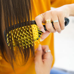 FHI Heat UNbrush utilisée sur cheveux mouillés pour démêler sans tirer