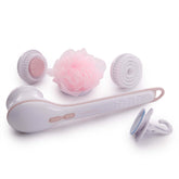 Brosse Finishing Touch Flawless Cleanse Spa avec poignee longue pour atteindre le dos et nettoyer en profondeur.