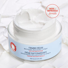 Texture soyeuse de la crème collagène First Aid Beauty pour une hydratation efficace