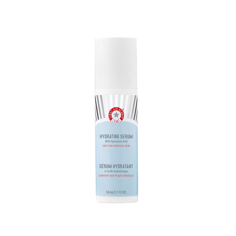 Sérum hydratant First Aid Beauty sur bouteille pompe, hydratation durable.