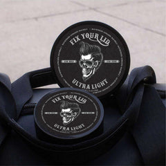 Fix Your Lid Pomade – Application douce et facile à répartir sur les cheveux.
