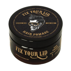Fix Your Lid pomade: bouteille brillance et tenue moyenne pour un style soigné.