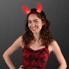 FlashingBlinkyLights serre-tête LED cornes diable rouges, lumière constante pour soirées et costumes.