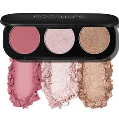 FOCALLURE palette 3 en 1 blush et illuminateur, fini mat pour un teint frais.
