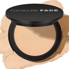 FOCALLURE Poudre pressée Flawless dans sa compacte portable offre un fini mat toute la journée.
