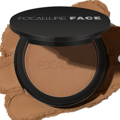 FOCALLURE Poudre Pressée Mat Amande — fini lisse et longue tenue.